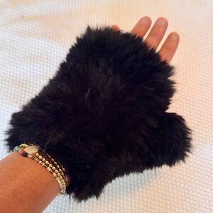 SURELL Jocelyn Mandy Black Faux Fur Fingerless Gloves